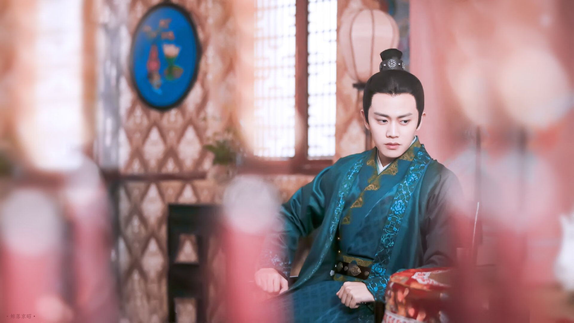 德甲激烈对抗，教练强调团队合作，德甲各俱乐部现任教练
