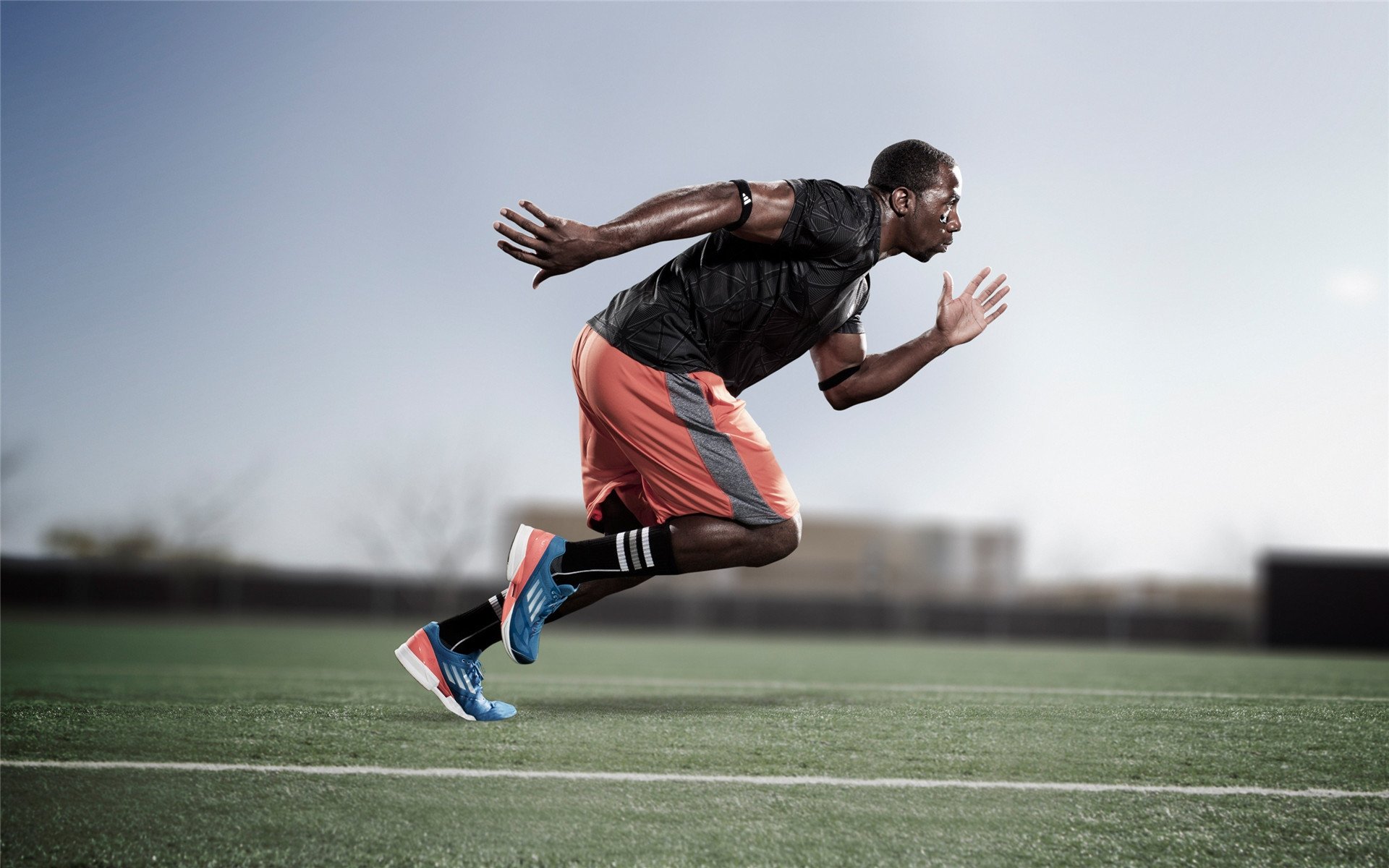 华体会平台-哥伦比亚队后卫吉梅内斯在巴黎奥运会上表现出色，哥伦比亚队秘鲁